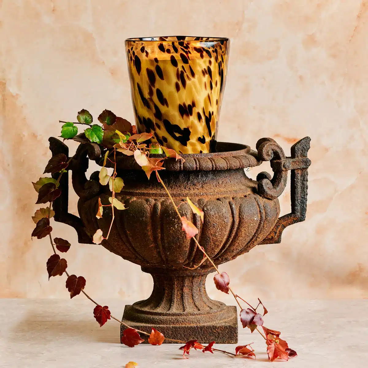 2205PD_APLUX_URN_CANDLE-2.4_Vesuvius_W_2048x