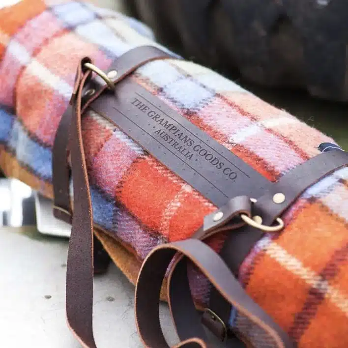 leather-blanket-carrier_708x708