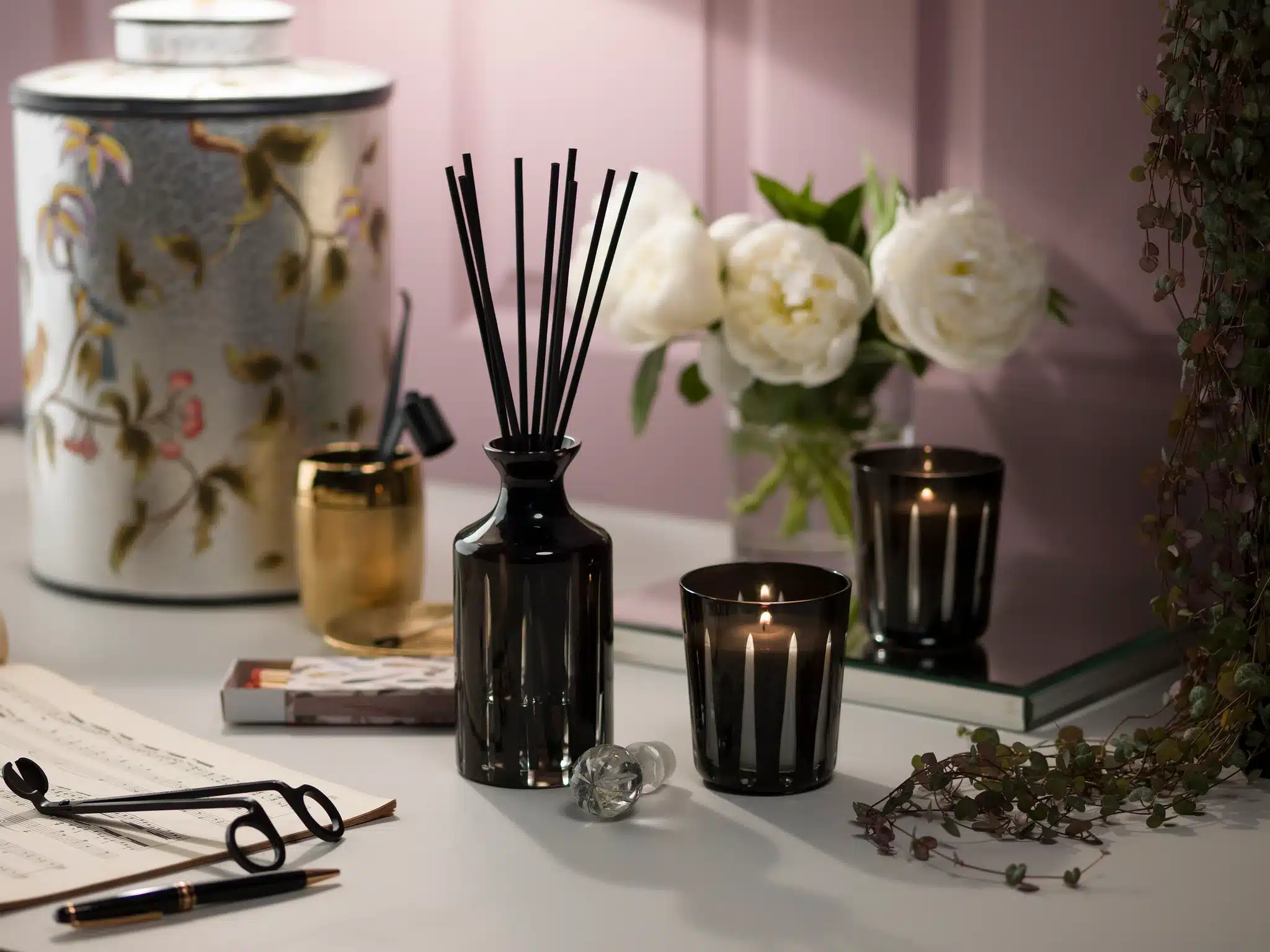 APSLEY_BLACKGLASS_StyledDiffuser_Candles_H_2048x