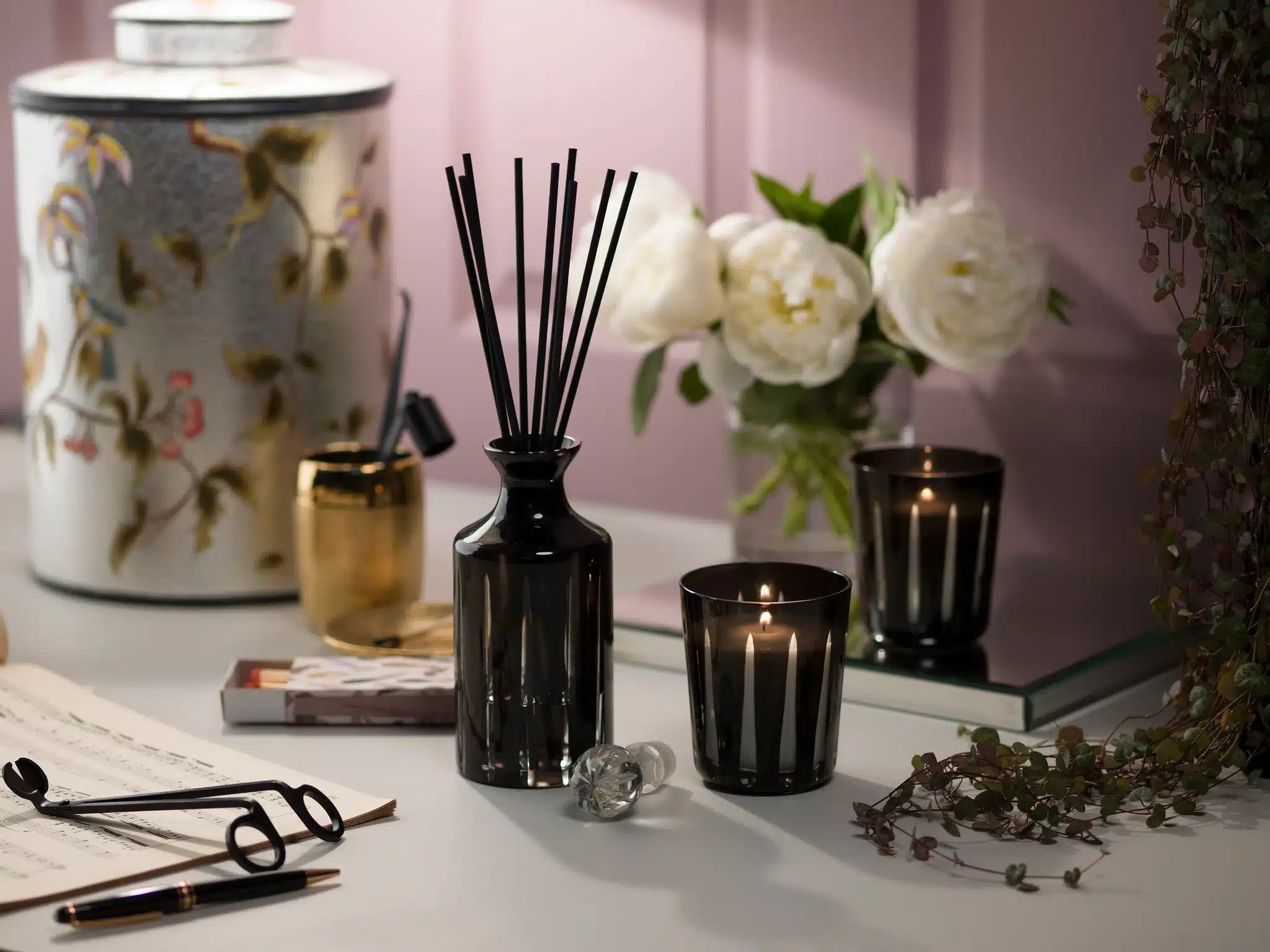 APSLEY_BLACKGLASS_StyledDiffuser_Candles_H_8da5b0cb-2856-4693-ad7b-0a917bd49488_2048x