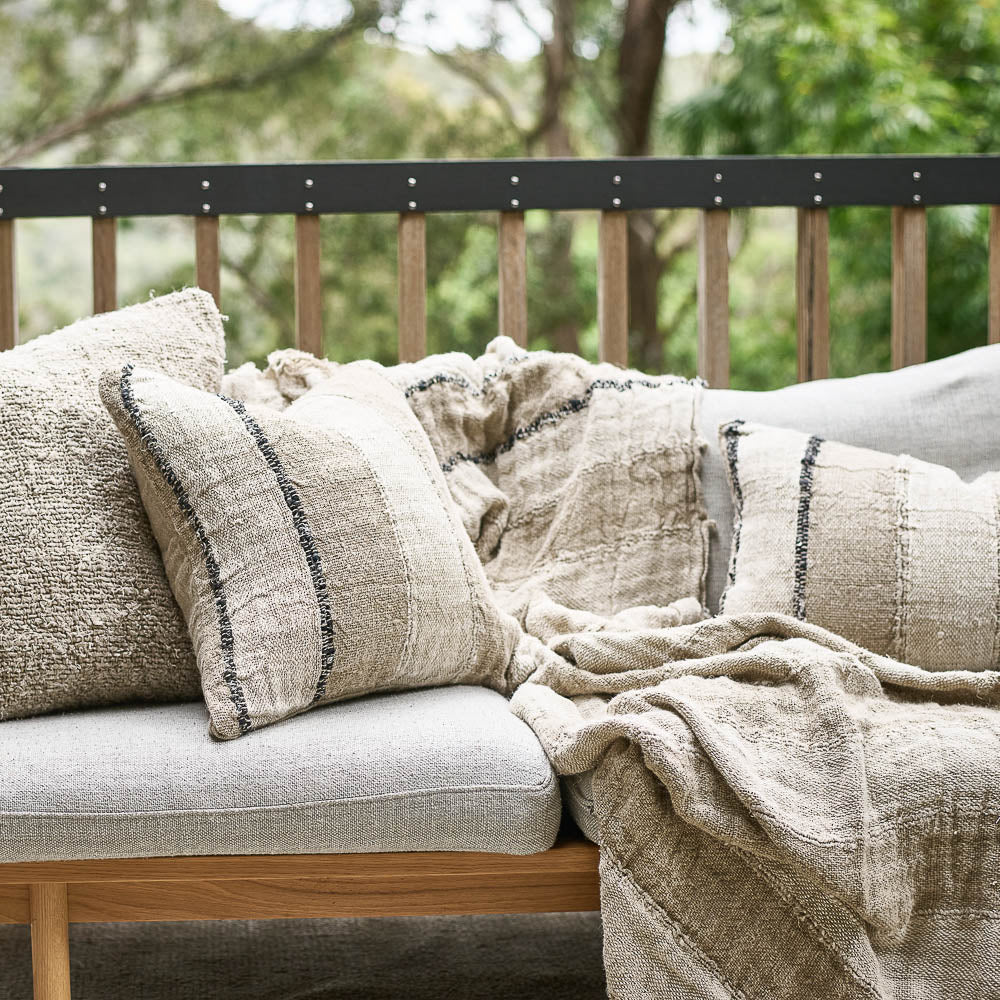 Eadie_Lifestyle_Retreat_Handwoven_Linen_Cushion_Throw_ECS_23_07_0413_8defcd41-e3f1-4649-ac23-5b8f28b3248d