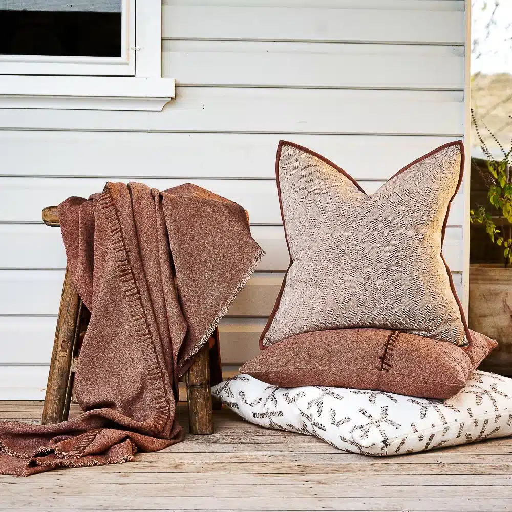 Eadie_Lifestyle_W24_Helga_Cushion_Clay_S21_0109