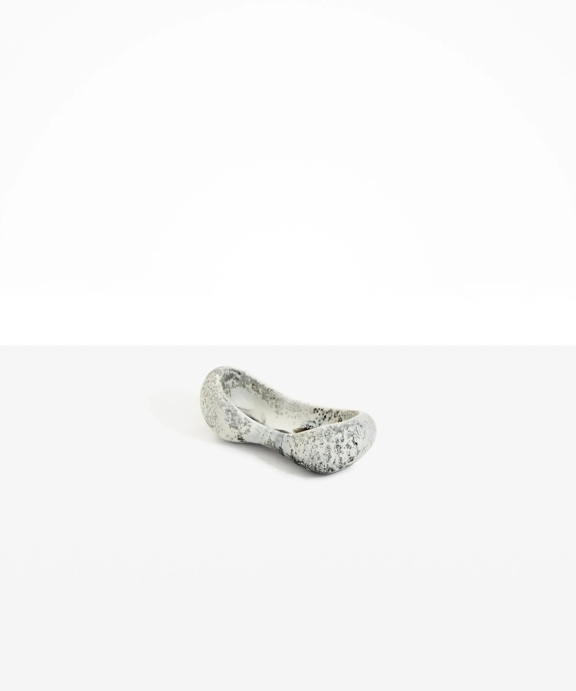 Dinosaur-Designs-DSHPLNBON-Bones-Dish-GRANITE2_943d805e-96f0-4e1f-be58-22c92191d910