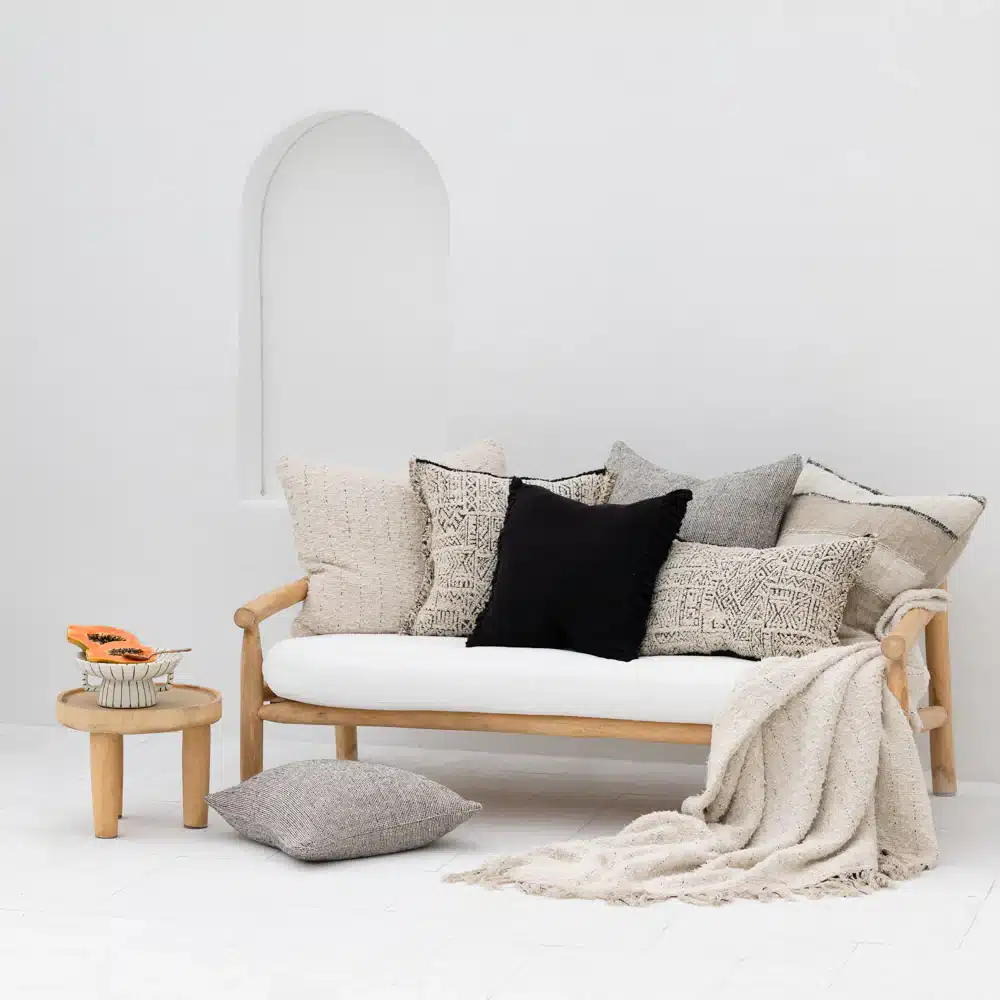 R1-1072-EditedEadie_Lifestyle_S25_Cariz_Retreat_Aperitif_Verdure_Cushion