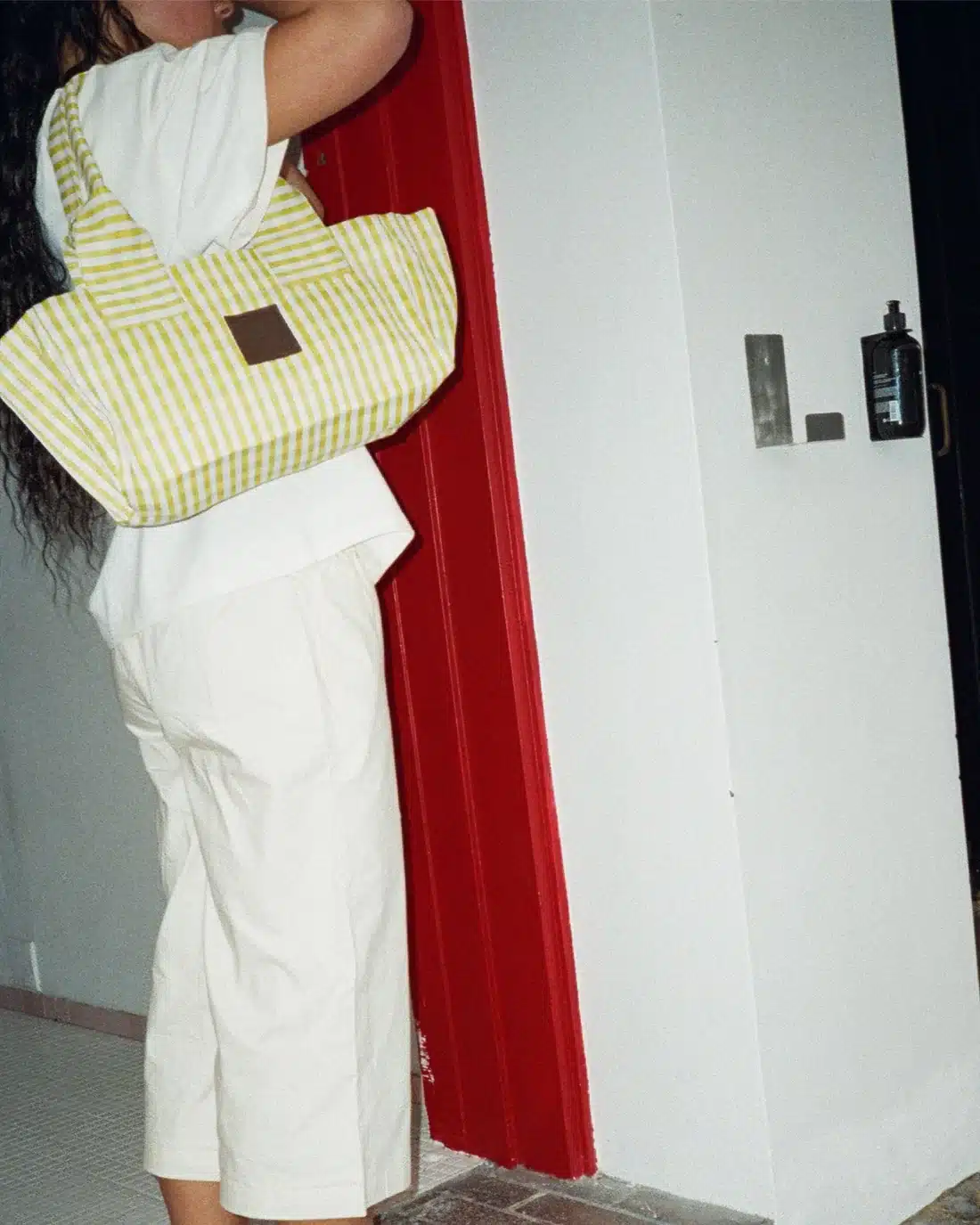 eau-bags-east-west-tote-lifestyle-everyday-bag-grocery-bag-work-bag-yellow_jaune2