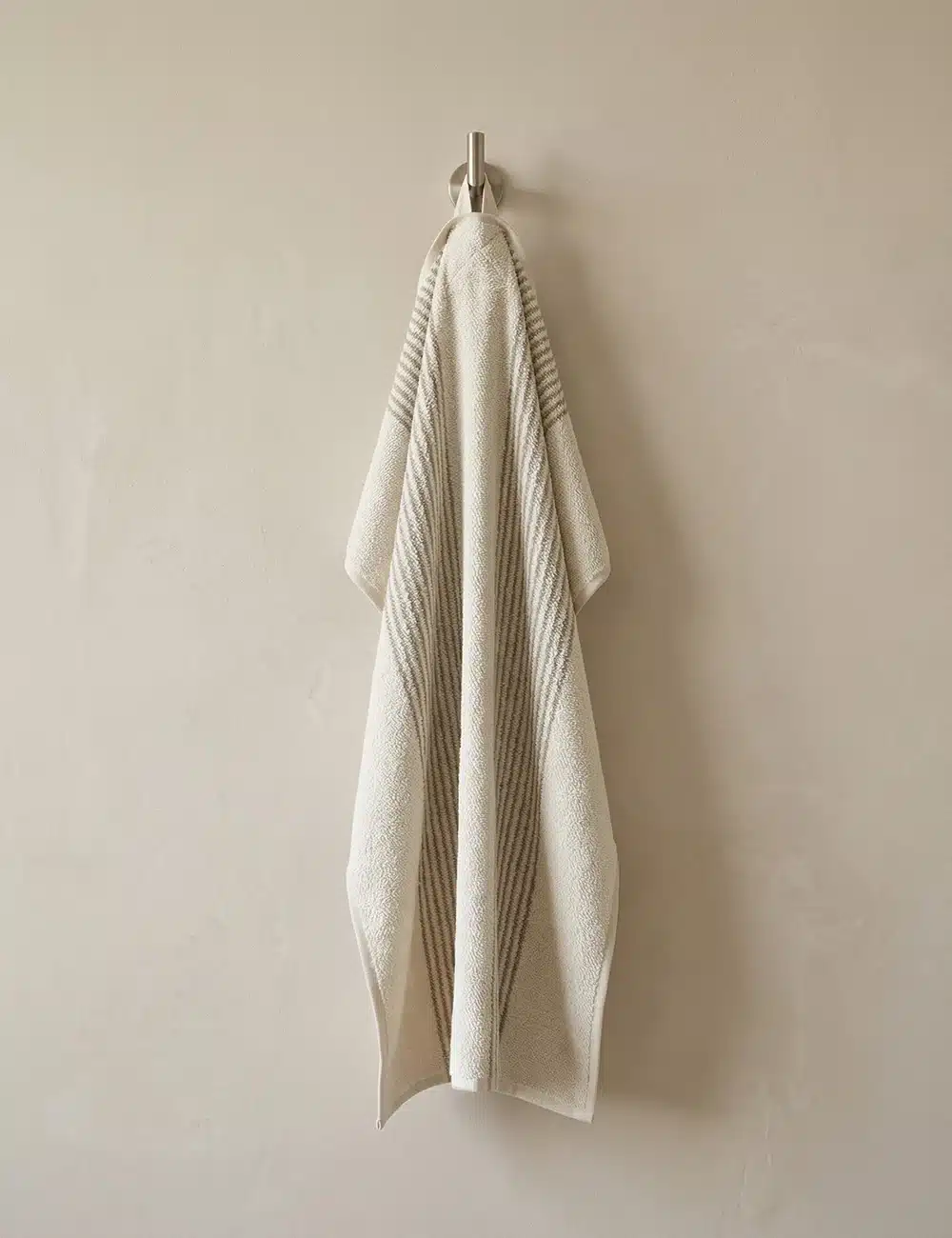 in-the-sac-riviera-hand-towel-ivory-stripes-ls_3000x